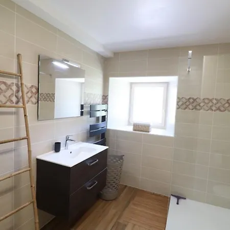 Maison De Caractere Renovee, Piscine Privee, Calme, Proximite Monts Du Cantal Et Puy De Sancy - Fr-1-742-393 בית נופש *